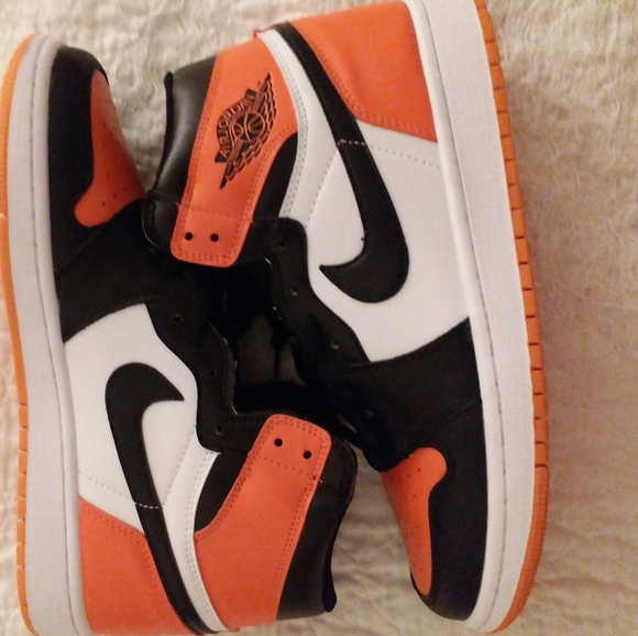 nike - Picture 2 of 3